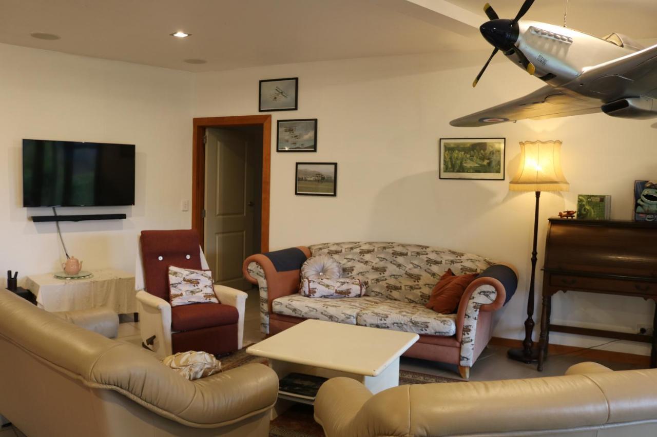 Waiotahi Valley Lodge เทมส์ ภายนอก รูปภาพ