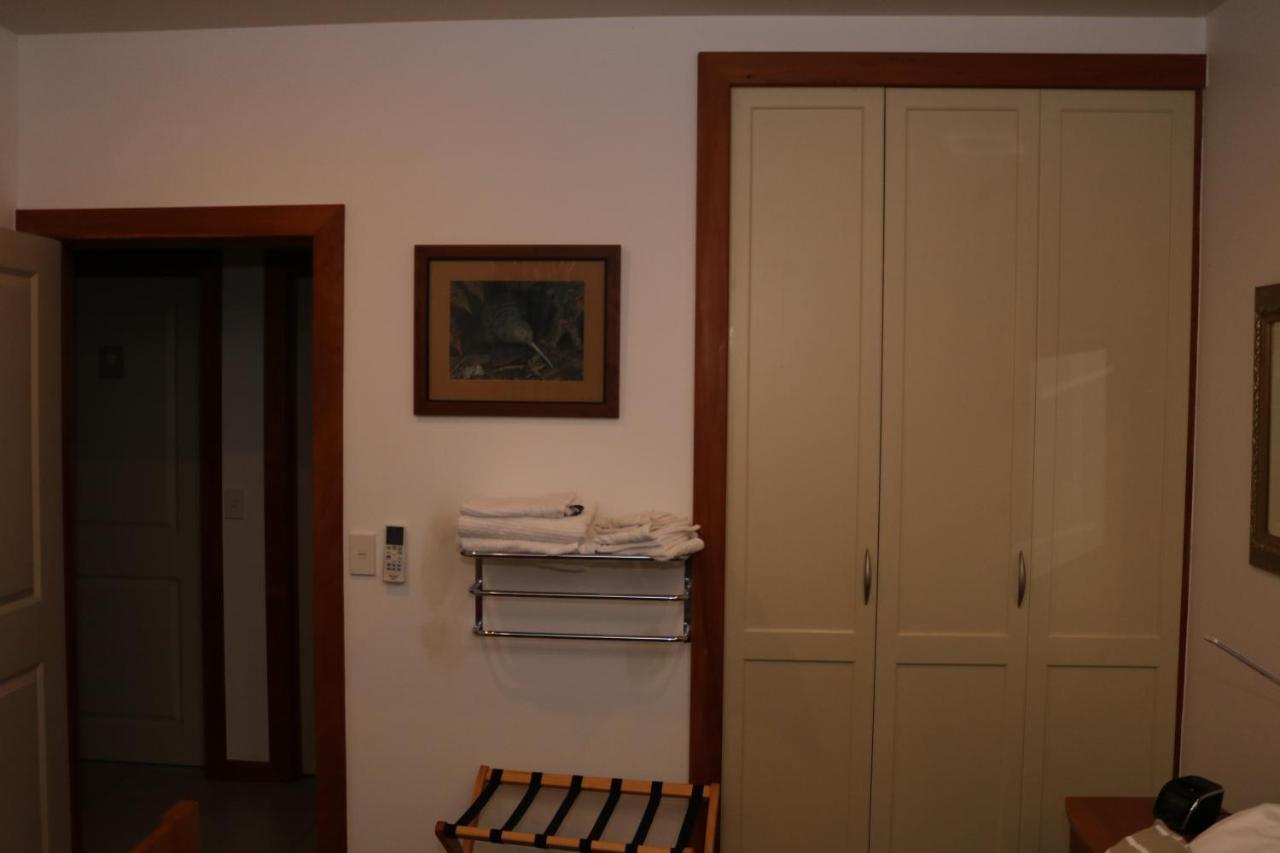Waiotahi Valley Lodge เทมส์ ภายนอก รูปภาพ